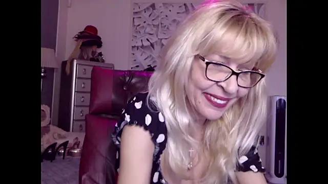 HornyMilf 555 online show from 10/12/25, 10:38