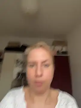 MariaValentine online show from 12/19/25, 09:33