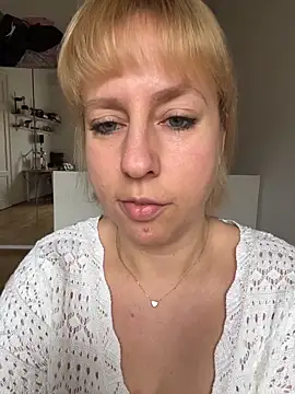 MariaValentine online show from 11/21/25, 09:30