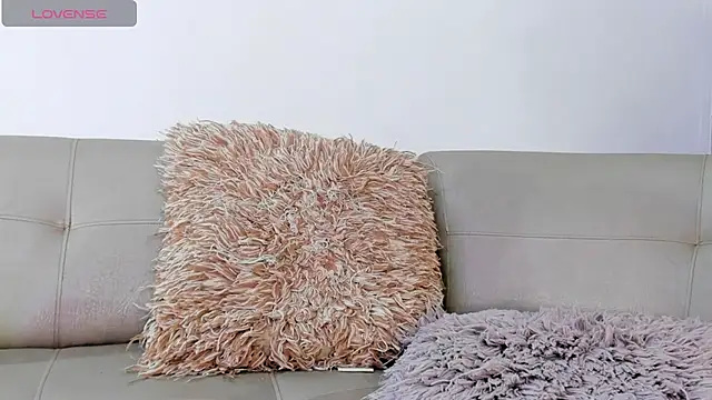 DahianaLincoln online show from 10/29/25, 10:09