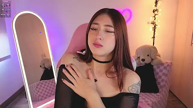 Snapshot of violet_ch chatting on 02/06/26, 06:37 violet ch online show from 02/06/26, 06:37