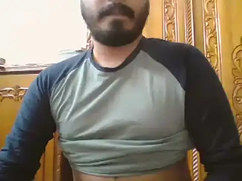 Snapshot of desiboyasif chatting on 12/28/24, 03:37 desiboyasif online show from 12/28/24, 03:37