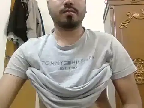 Snapshot of desiboyasif chatting on 09/28/25, 04:58 desiboyasif online show from 09/28/25, 04:58