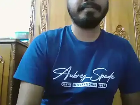 Snapshot of desiboyasif chatting on 12/25/24, 05:15 desiboyasif online show from 12/25/24, 05:15