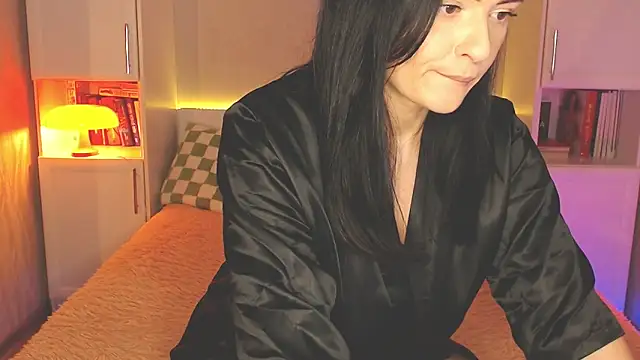 Leaaaaaaaaa online show from 11/04/25, 06:11