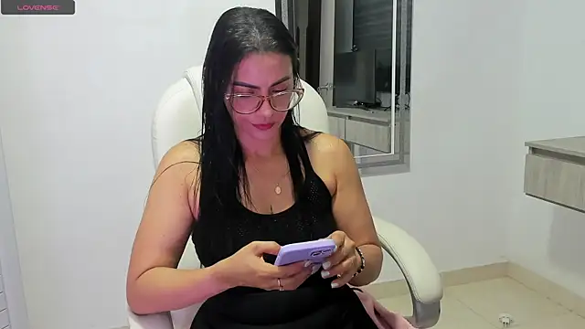 dahian carter online show from 10/25/25, 01:01