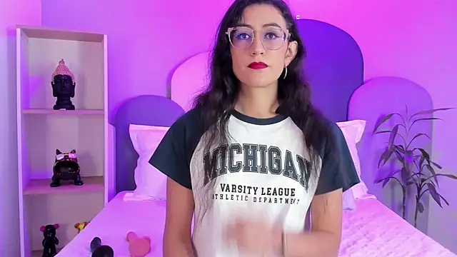 Snapshot of SophieGomez22 chatting on 02/03/26, 11:26 SophieGomez22 online show from 02/03/26, 11:26