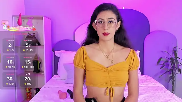 Snapshot of SophieGomez22 chatting on 12/18/25, 11:25 SophieGomez22 online show from 12/18/25, 11:25