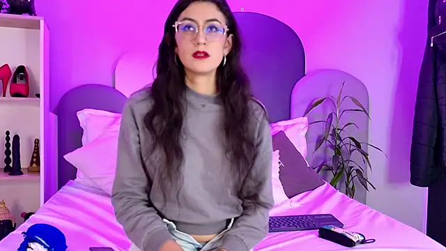 SophieGomez22 online show from 04/22/26, 11:39