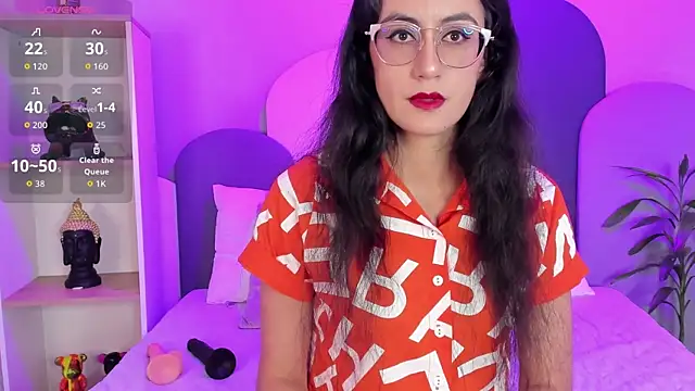 Snapshot of SophieGomez22 chatting on 10/22/25, 11:42 SophieGomez22 online show from 10/22/25, 11:42