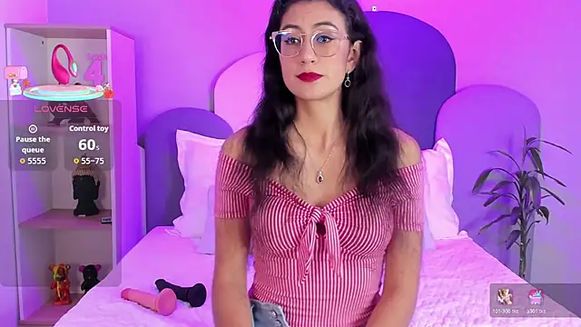 Snapshot of SophieGomez22 chatting on 12/20/25, 11:35 SophieGomez22 online show from 12/20/25, 11:35