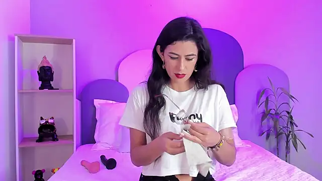 Snapshot of SophieGomez22 chatting on 02/19/26, 11:29 SophieGomez22 online show from 02/19/26, 11:29