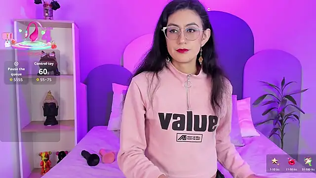 Snapshot of SophieGomez22 chatting on 10/19/25, 11:13 SophieGomez22 online show from 10/19/25, 11:13