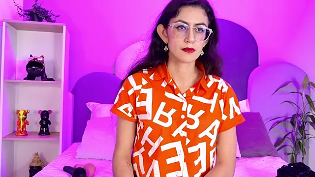 SophieGomez22 online show from 05/04/26, 11:13
