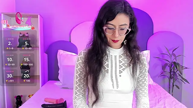 Snapshot of SophieGomez22 chatting on 11/16/25, 11:15 SophieGomez22 online show from 11/16/25, 11:15