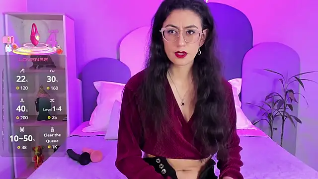 Snapshot of SophieGomez22 chatting on 12/01/25, 11:11 SophieGomez22 online show from 12/01/25, 11:11