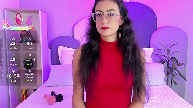 Snapshot of SophieGomez22 chatting on 11/20/25, 11:33 SophieGomez22 online show from 11/20/25, 11:33