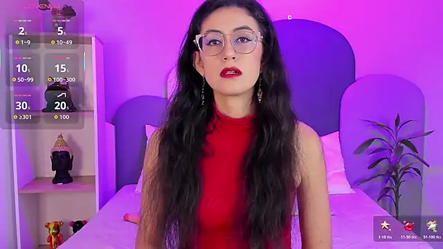 Snapshot of SophieGomez22 chatting on 10/20/25, 11:33 SophieGomez22 online show from 10/20/25, 11:33