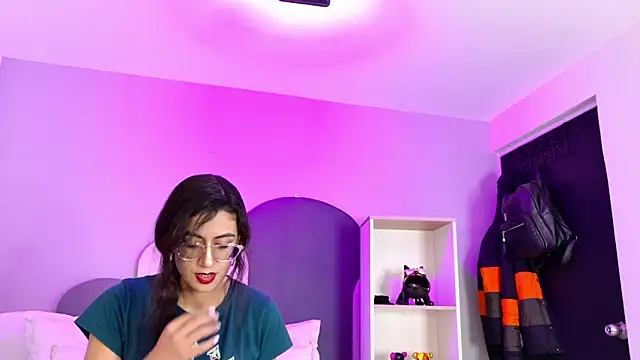 Snapshot of SophieGomez22 chatting on 06/15/26, 11:10 SophieGomez22 online show from 06/15/26, 11:10