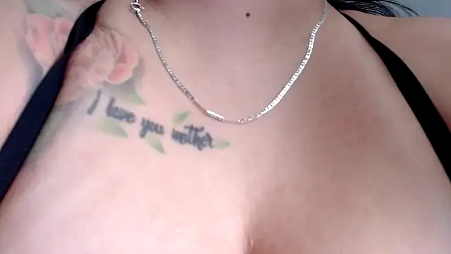 Snapshot of SOPHIA_SQUIRTPUSSY chatting on 07/04/26, 12:06 SOPHIA SQUIRTPUSSY online show from 07/04/26, 12:06