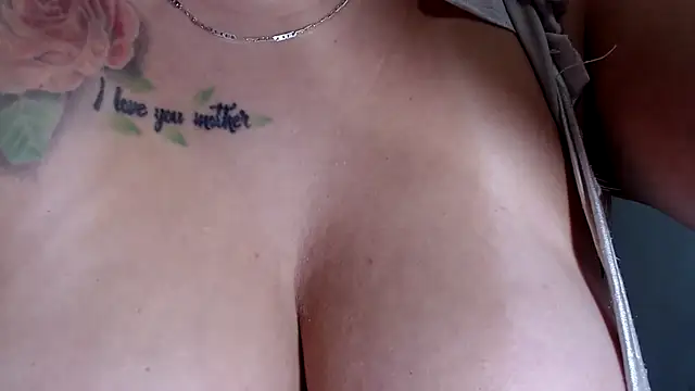 SOPHIA SQUIRTPUSSY online show from 04/16/26, 09:50