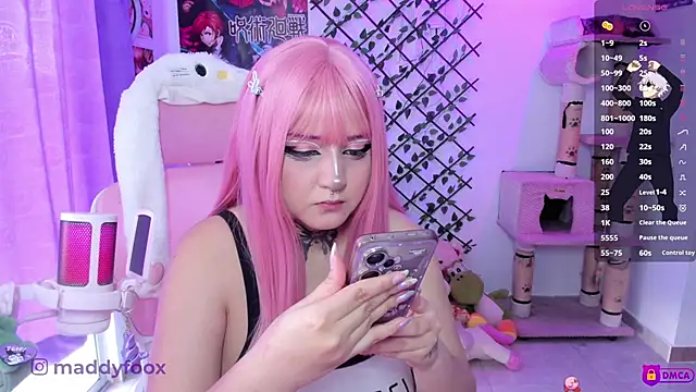 Snapshot of MaddyFooxx chatting on 06/13/26, 10:08 MaddyFooxx online show from 06/13/26, 10:08