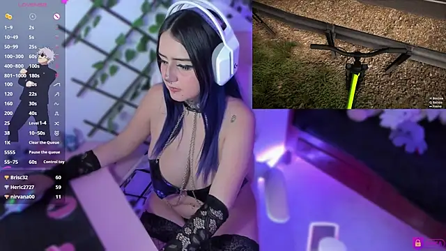 Snapshot of MaddyFooxx chatting on 02/02/25, 01:45 MaddyFooxx online show from 02/02/25, 01:45