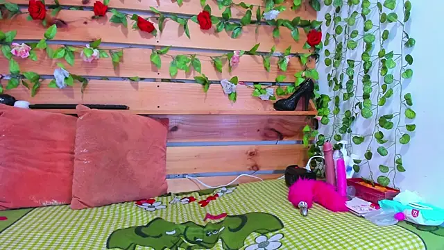 Snapshot of daniela_casallas_ chatting on 09/21/25, 01:05 daniela casallas online show from 09/21/25, 01:05