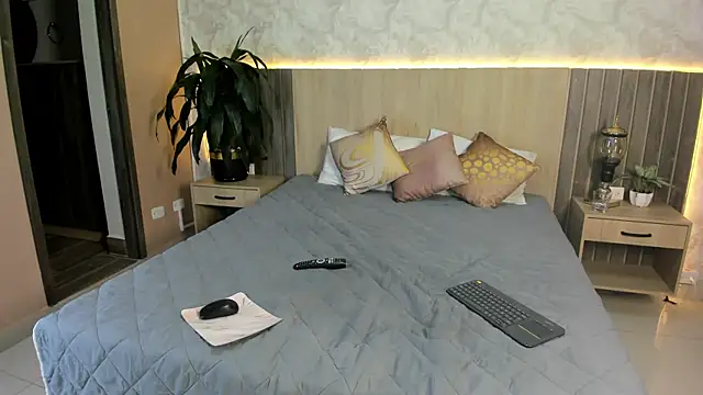 Snapshot of rebeca_cortez_ chatting on 07/03/26, 03:07 rebeca cortez online show from 07/03/26, 03:07