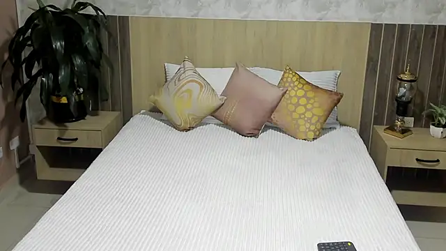 Snapshot of rebeca_cortez_ chatting on 06/16/26, 09:26 rebeca cortez online show from 06/16/26, 09:26