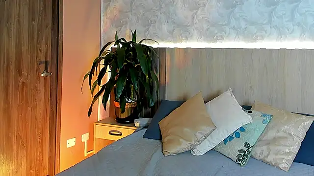 rebeca cortez  online show from 03/18/26, 07:48