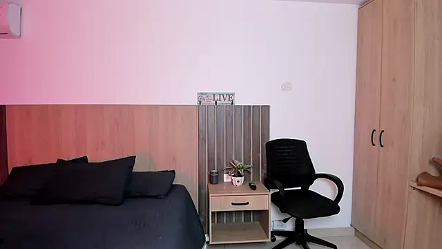 rebeca cortez  online show from 11/07/25, 07:29