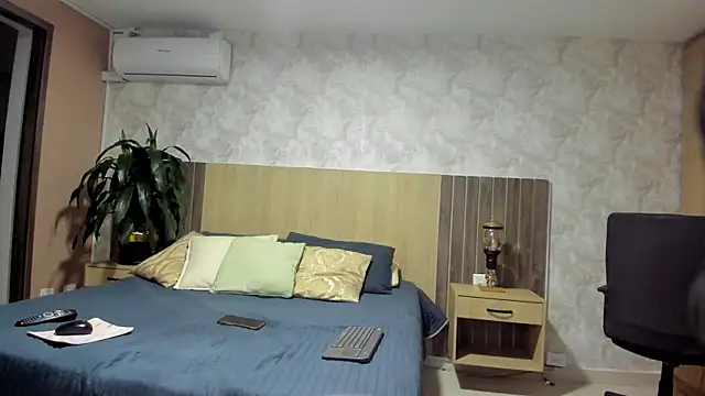 rebeca cortez  online show from 04/14/26, 08:03