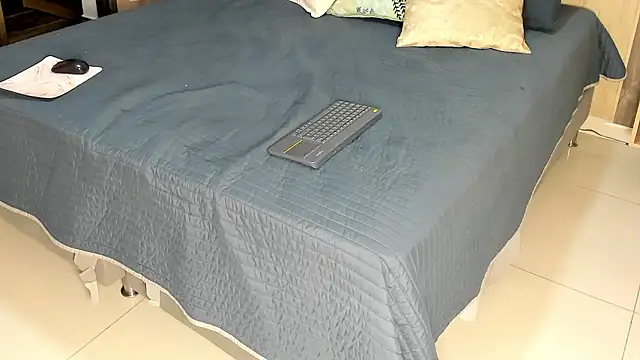 rebeca cortez  online show from 03/12/26, 07:40