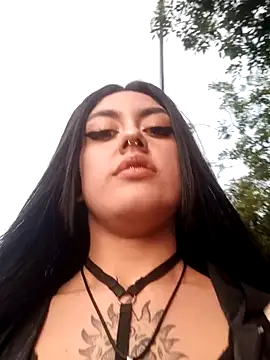 Snapshot of Mazikeen-- chatting on 12/20/24, 10:43 Mazikeen-- online show from 12/20/24, 10:43