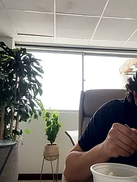 Snapshot of DanielGomez9 chatting on 09/23/25, 05:20 DanielGomez9 online show from 09/23/25, 05:20