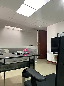 DanielGomez9 online show from 04/04/26, 08:26