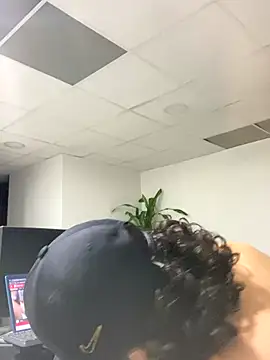 DanielGomez9 online show from 12/16/25, 06:50