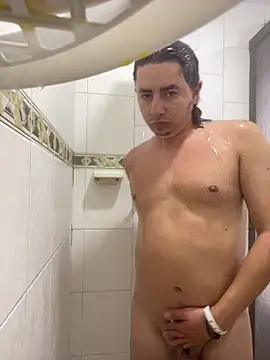 Snapshot of DanielGomez9 chatting on 10/29/25, 12:59 DanielGomez9 online show from 10/29/25, 12:59