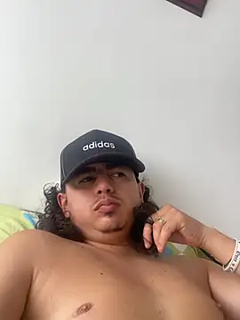 Snapshot of DanielGomez9 chatting on 07/11/26, 02:50 DanielGomez9 online show from 07/11/26, 02:50