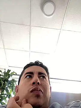 Snapshot of DanielGomez9 chatting on 03/14/25, 09:54 DanielGomez9 online show from 03/14/25, 09:54