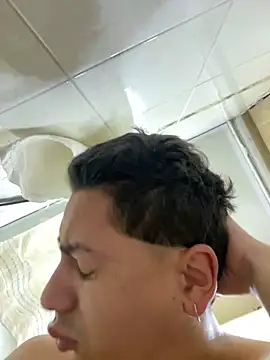 Snapshot of DanielGomez9 chatting on 02/25/25, 12:05 DanielGomez9 online show from 02/25/25, 12:05