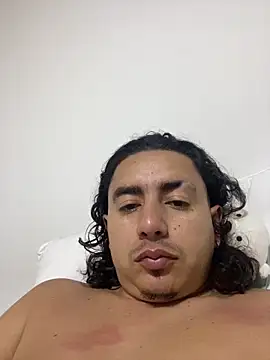Snapshot of DanielGomez9 chatting on 05/12/26, 04:42 DanielGomez9 online show from 05/12/26, 04:42
