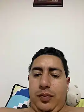 Snapshot of DanielGomez9 chatting on 03/22/25, 03:52 DanielGomez9 online show from 03/22/25, 03:52