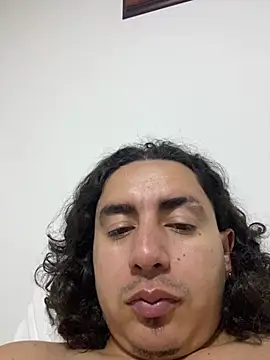 Snapshot of DanielGomez9 chatting on 06/15/26, 01:17 DanielGomez9 online show from 06/15/26, 01:17