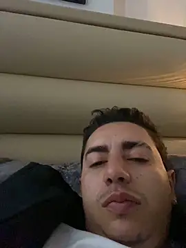 Snapshot of DanielGomez9 chatting on 03/03/25, 01:01 DanielGomez9 online show from 03/03/25, 01:01