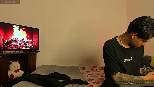 BradLovEmma  online show from 09/27/25, 05:46
