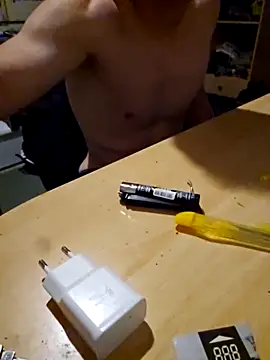 v4Tomasgrau9 online show from 04/09/26, 10:27