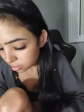 Snapshot of Livia_Diaz chatting on 07/11/26, 01:28 Livia Diaz online show from 07/11/26, 01:28