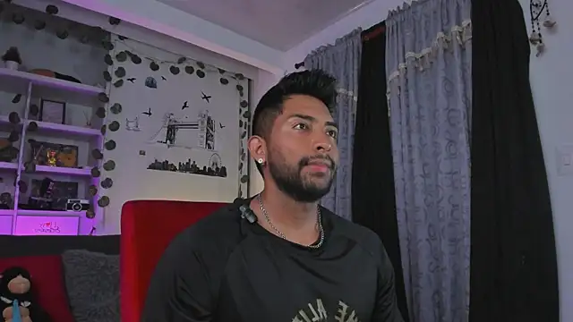 Couple muscle1 online show from 11/18/25, 10:13